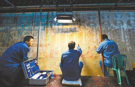 莫高窟記得，“飛天”記得…… ——敦煌研究院文物保護(hù)利用群體素描