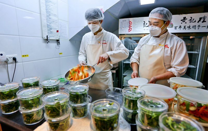 甘肅張掖：生產(chǎn)生活保障類行業(yè)逐步恢復(fù)營(yíng)業(yè)（組圖）