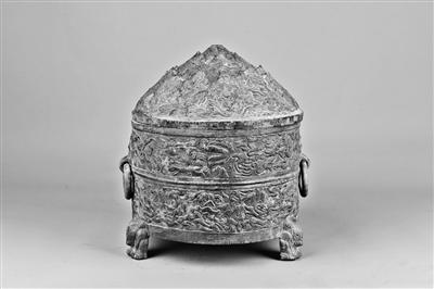 平?jīng)霾┥缴w神獸紋銅樽，東漢人向往過上神仙生活的印跡