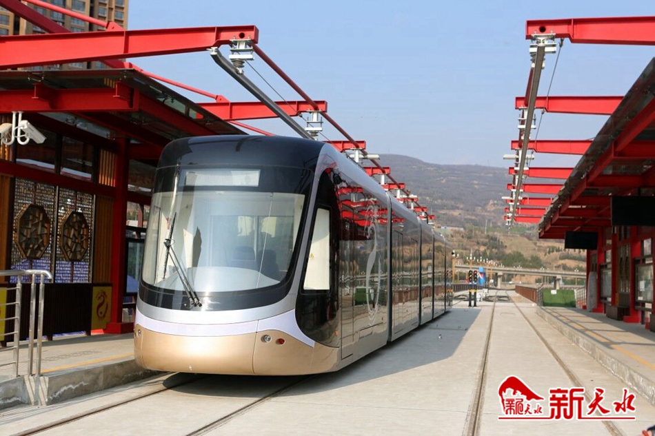 王銳調研有軌電車示范線一期工程、工業(yè)博物館等項目建設情況