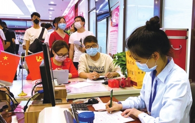 “幸有所愛，不畏山?！?“5·20”當天蘭州城關(guān)區(qū)有521對新人領(lǐng)證