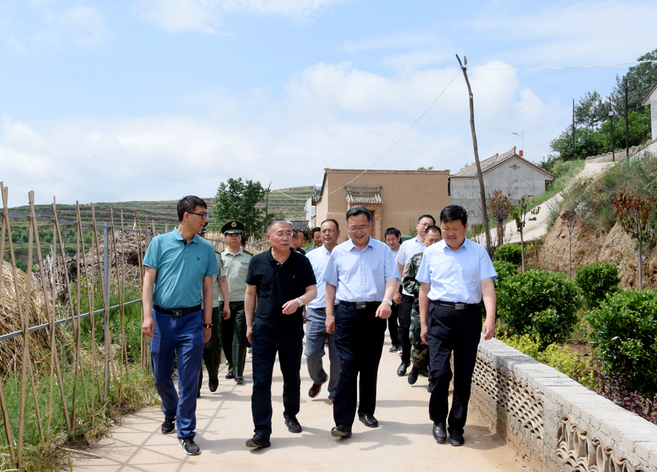 王銳深入麥積區(qū)、甘谷縣掛牌督戰(zhàn)村調(diào)研指導(dǎo)脫貧攻堅(jiān)工作