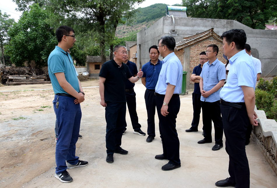 王銳深入麥積區(qū)、甘谷縣掛牌督戰(zhàn)村調(diào)研指導(dǎo)脫貧攻堅工作