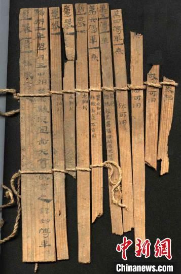 圖為藏于敦煌博物館內的漢代簡牘。敦煌市委宣傳部供圖