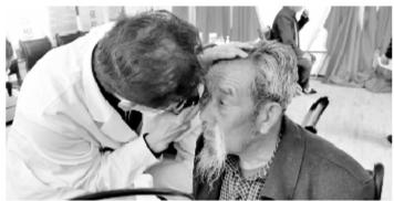 致敬時(shí)代楷?！瓣P(guān)愛八步沙林場大漠治沙人眼健康公益行動(dòng)”啟動(dòng)