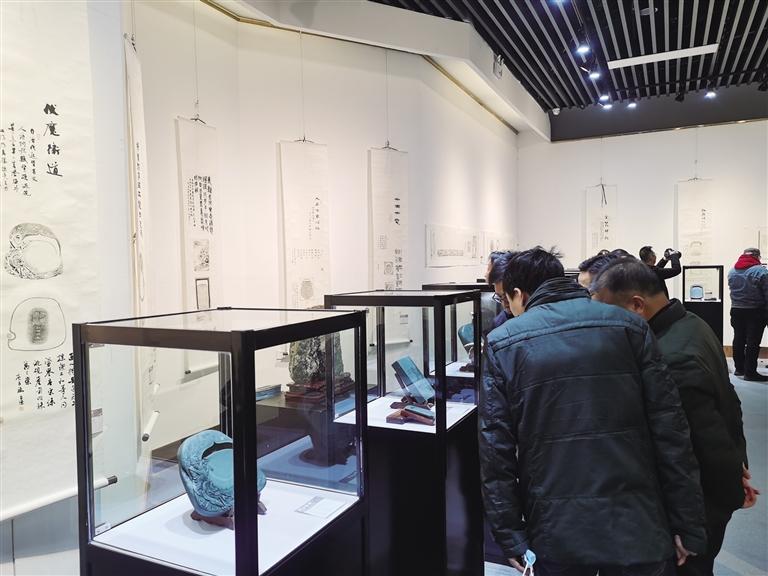 “非遺精品洮硯傳拓題跋藝術(shù)展”開展 洮硯雕刻、傳拓、拓片題跋集中亮相甘肅藝術(shù)館