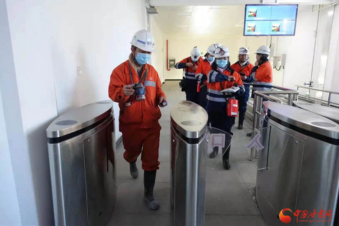 【新春走基層】春節(jié)，他們依然堅(jiān)守在600米礦井下