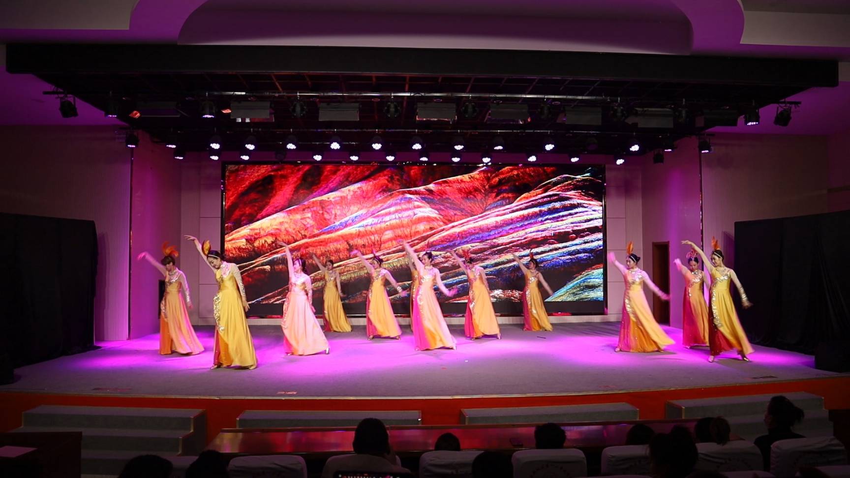 張掖市非遺舞臺(tái)劇《寶卷印象》在武威、金昌等市州上演