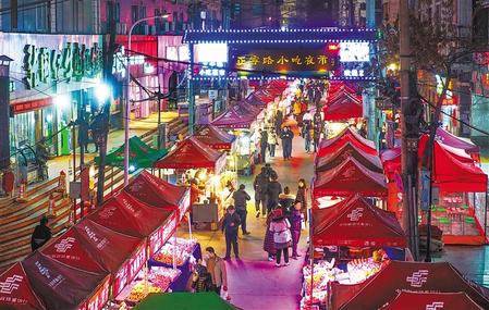 蘭州市城關(guān)區(qū)正寧路小吃夜市、南關(guān)民族風(fēng)味一條街恢復(fù)營業(yè)