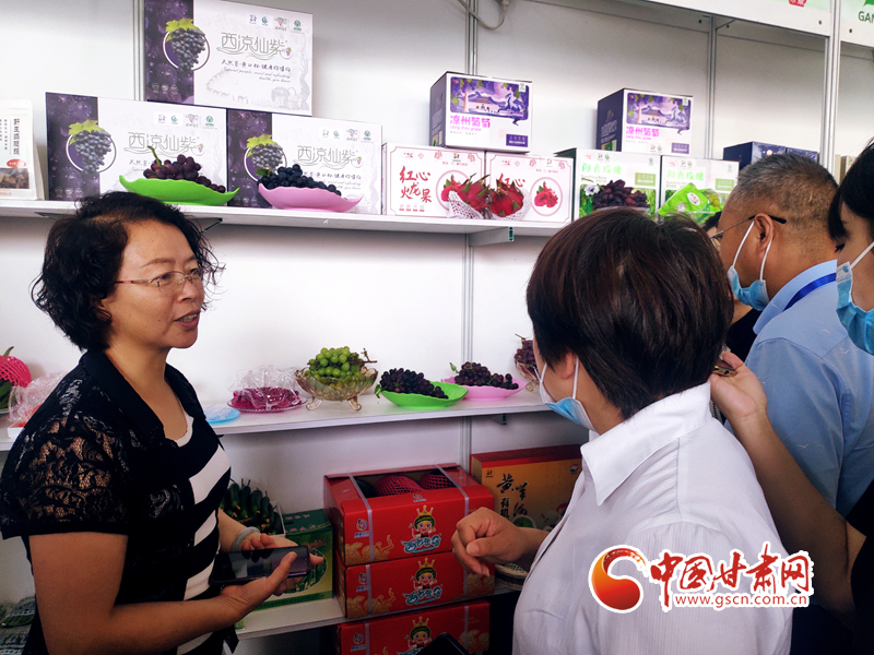 勞動(dòng)者入職時(shí)要交保證金？法院：用人單位全額退還