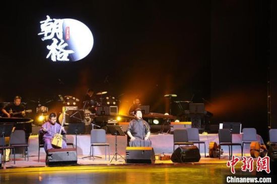 圖為甘肅本土原生態(tài)樂(lè)隊(duì)“朝格組合”在蘭州演出。(資料圖) 受訪人供圖