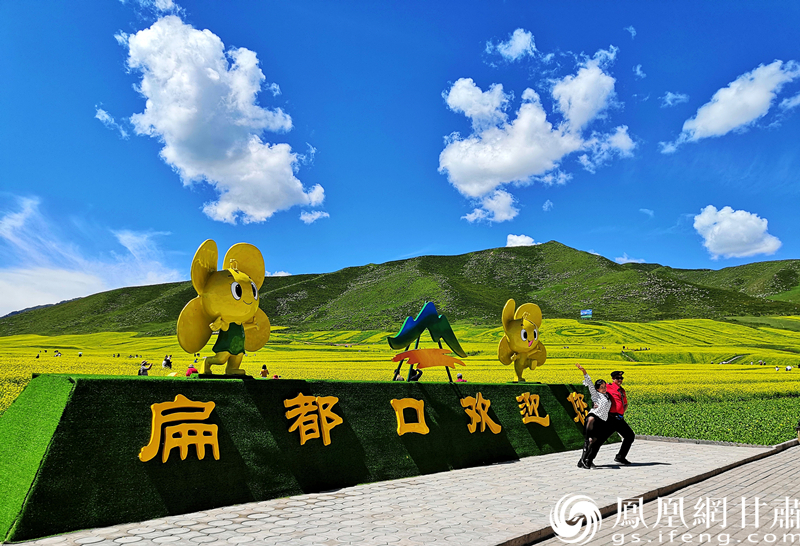 河西走廊張掖扁都口，古絲綢之路要道。王振武 攝