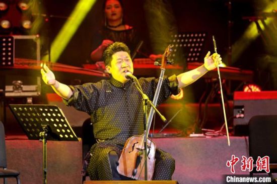 圖為樂隊主創(chuàng)巴依勒格。(資料圖) 受訪者供圖