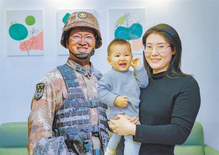 蘭州市退役軍人事務(wù)局舉行清明代祭掃儀式 陳紅軍烈士父親給兒子寫來寄語 “你是祖國(guó)的好兒女，也是我們的驕傲”