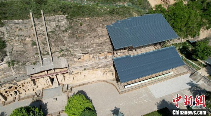 圖為航拍視角下的北石窟寺?！“瑧c龍 攝