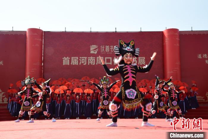 圖為首屆周口伏羲書展開幕式表演?！×赫赵?攝