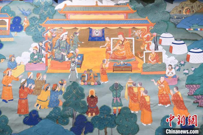 8月20日，在蘭州市博物館展出的大型歷史題材卷軸唐卡“涼州會(huì)盟”?！〈魑牟?攝