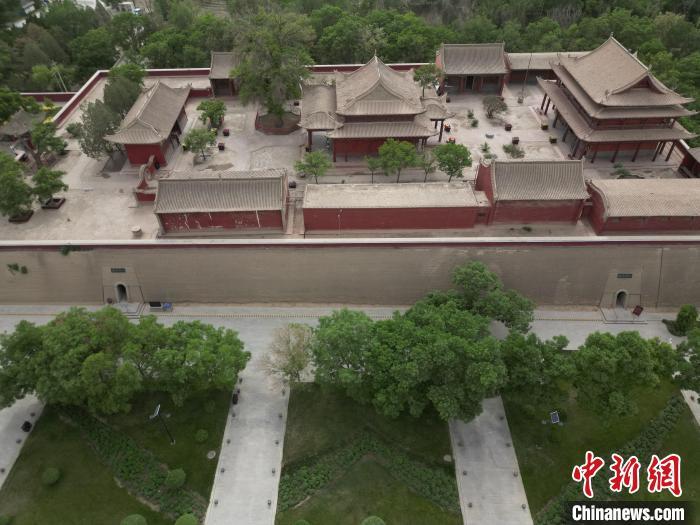 5月16日，航拍下的雷臺漢墓墓室入口。戴文昌　攝