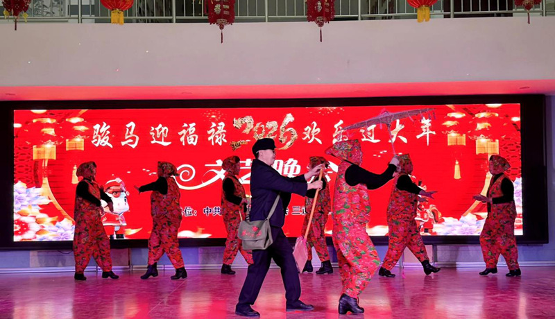 新春走基層丨瓜州村晚好戲連臺(tái)