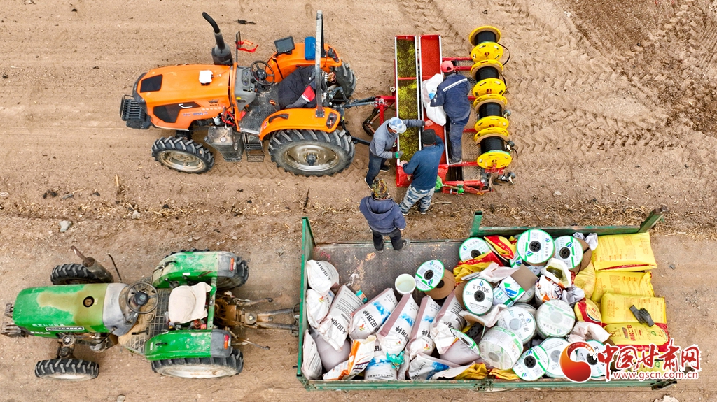 春動隴原·隴拍客丨張掖：科技賦能小麥播種